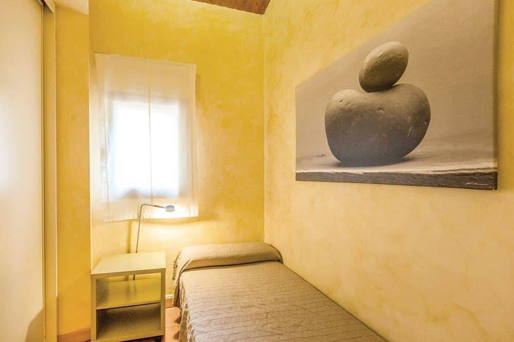 Oliver Conti (House, Capmany) in Capmany, Oberampurien