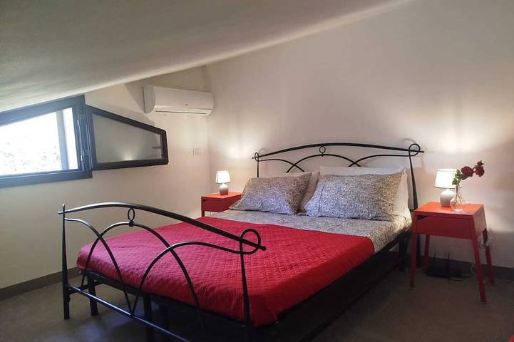 Villa between the sea and the volcano Etna with jacuzzi, private pool and garden in Zafferana Etnea, Etna