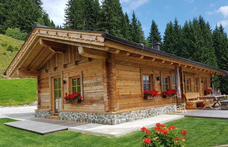 Chalet voor 7 personen, with Whirlpool and Terras as well as Tuin and Zwembad in Saalbach