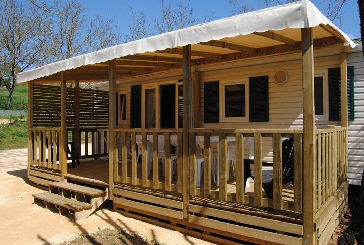 Camping pour 6 personnes, avec piscine ainsi que vue et terrasse, animaux acceptés - 1