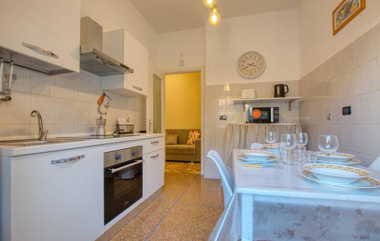 Appartamento intero, Accogliente appartamento con terrazza con WiFi e parcheggio in Genova (Città), Genoa