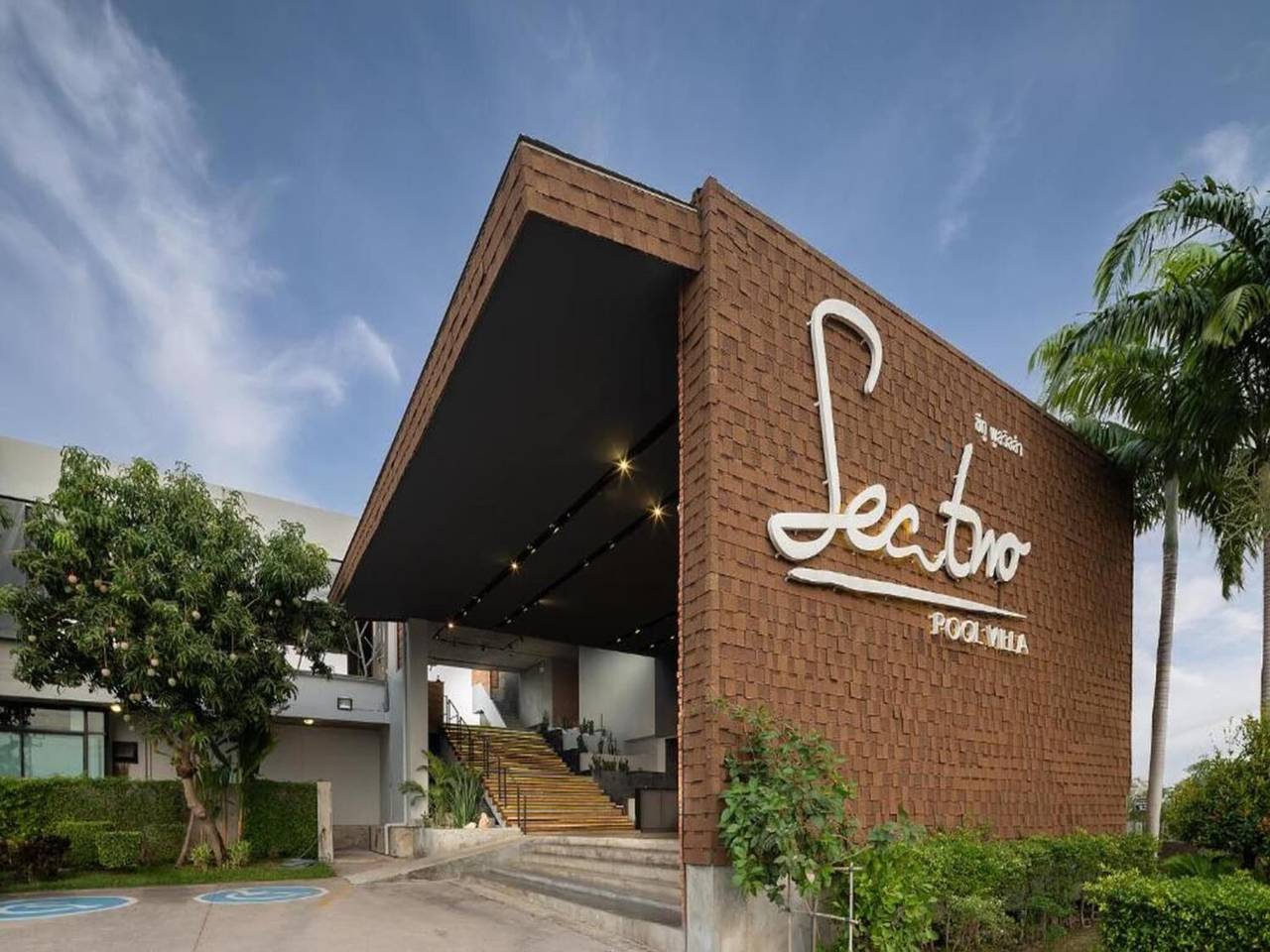 Charmante Familienvilla mit Schlafzimmern und Pool in Pattaya, Chon Buri