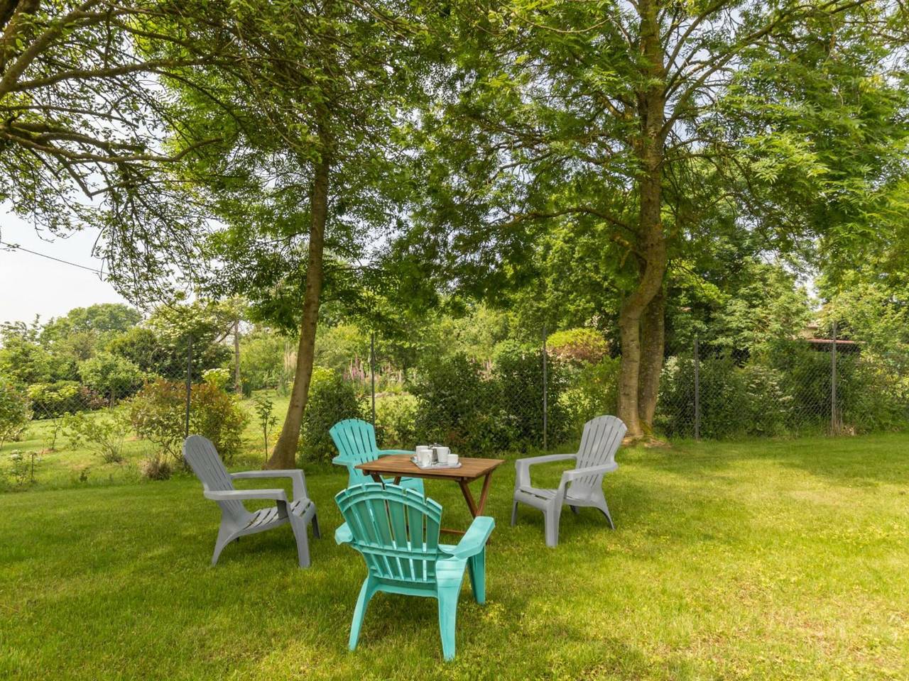 Estudio entero, Encantadora casa normanda restaurada con jardín y terraza in Carentan les Marais, Región de Saint-Lô