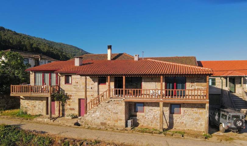 Villa para 8 pessoas, com vista e varanda em Chaves