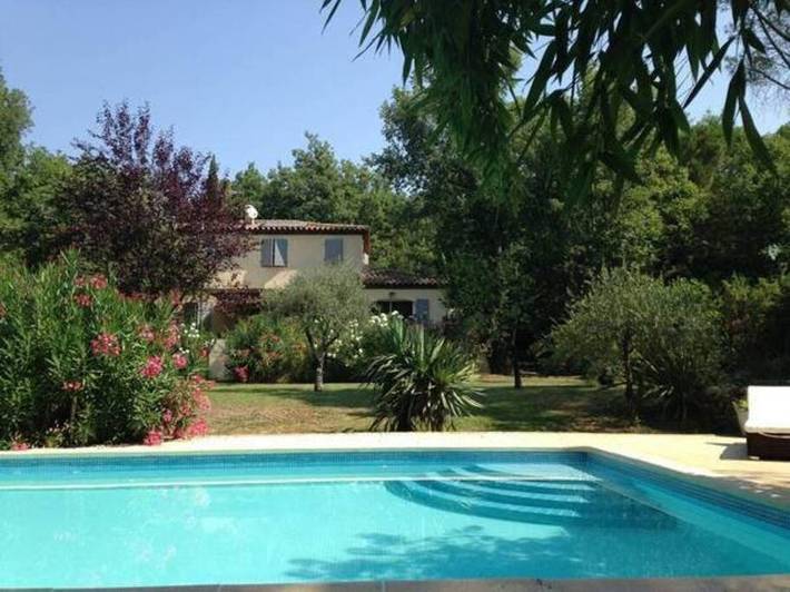 Location de vacances pour 8 personnes, avec Terrasse et Jardin ainsi que Piscine et Vue à Camps-la-Source