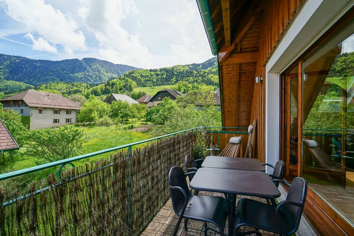 Ganze Ferienwohnung, Ferienwohnung für 6 Personen mit Balkon in Giez, Parc naturel régional du Massif des Bauges