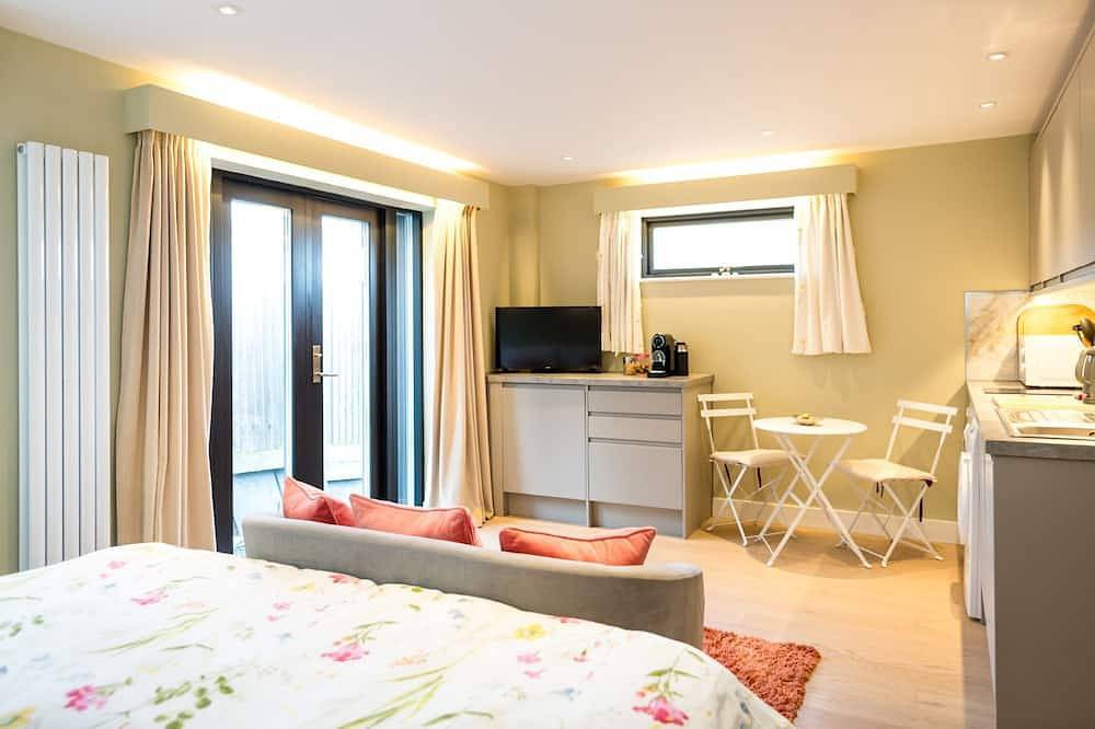 Entire apartment, South Downs Studio - bijou hikers hideaway in Eastbourne, East Sussex