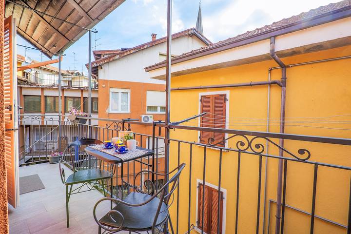 Appartamento intero, Appartamento vacanze per 3 persone con balcone in Omegna, Lago d'Orta
