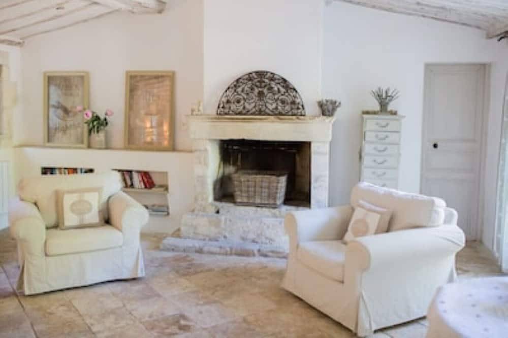 Mas Dagan, vacation apartments in Saint Remy to dream away on a romantic estate in Saint-Rémy-de-Provence, Région d'Arles