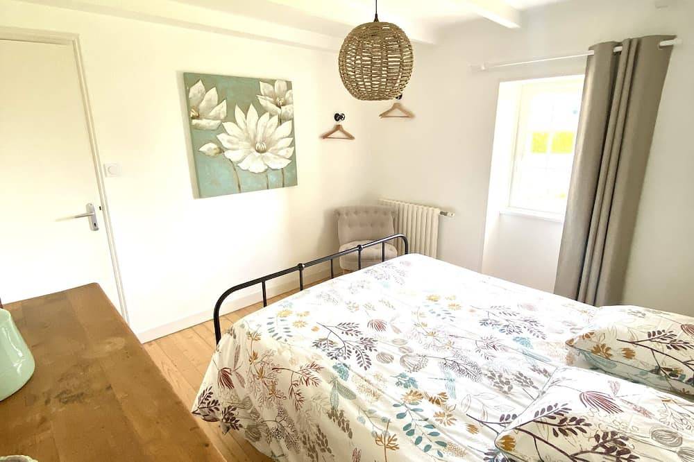 Newly renovated typical Breton vacation home close to the sea in Roscoff, Ceinture Dorée