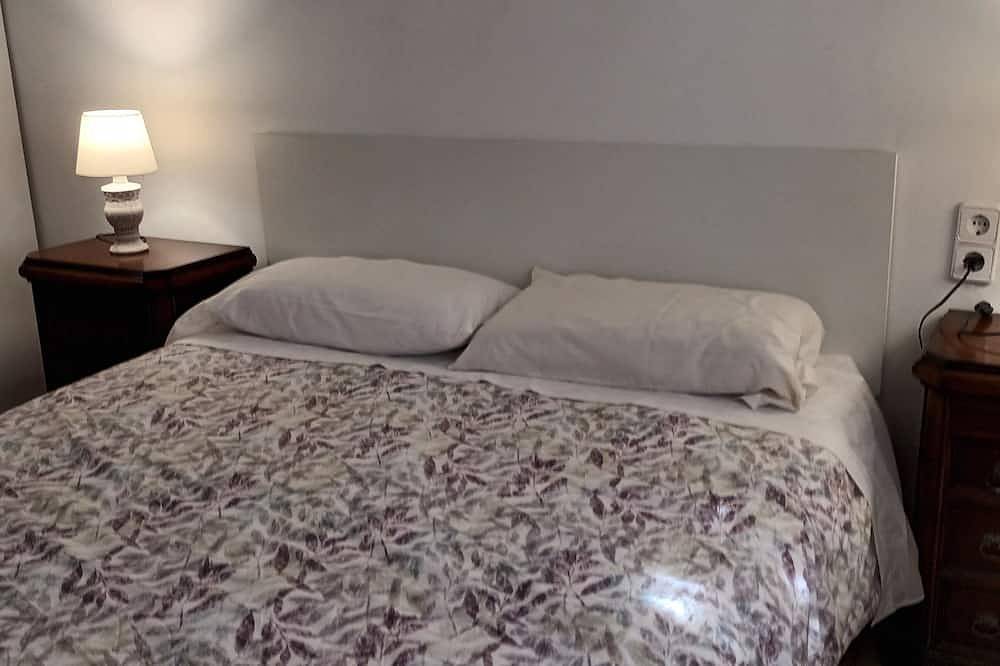 Casa Turismo Rural muy cerca de Lleida, Piscina todo el año. Barbacoa. in Lleida, Costers del Segre