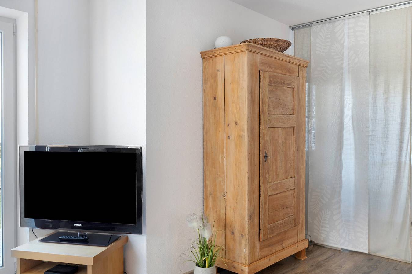 Ganze Wohnung, Apartment 'Im Laubgarten' mit Seeblick, privater Terrasse und Wlan in Öhningen, Untersee