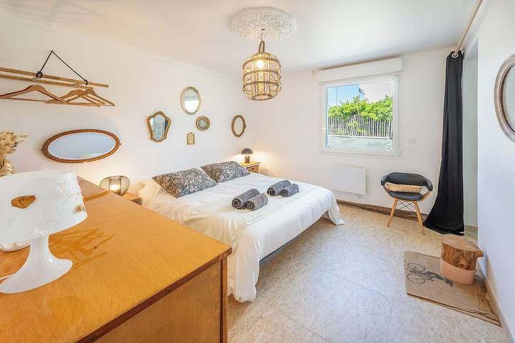 Location de vacances pour 8 personnes, avec terrasse ainsi que jardin et jacuzzi dans Plage Curnic - 2