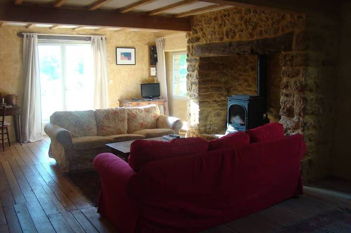 Location de vacances pour 10 personnes, avec terrasse et jardin à Monplaisant - 4