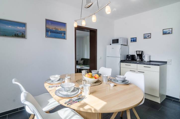 Ganze Wohnung, Ferienwohnung zum Hecht mit Wlan und Balkon in Strandbad Nußdorf, Überlingen