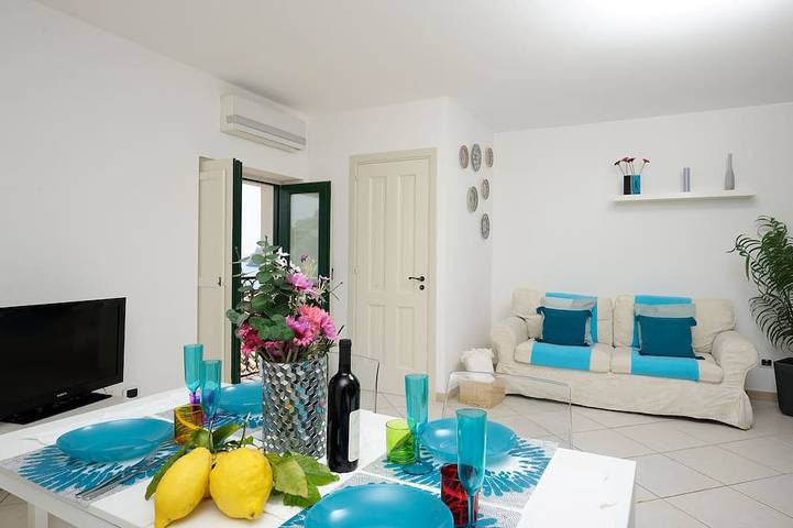 Ganze Wohnung, Ananas - Sea View - Fruit Flats by Amalfivacation.It in Minori, Sorrento Coast