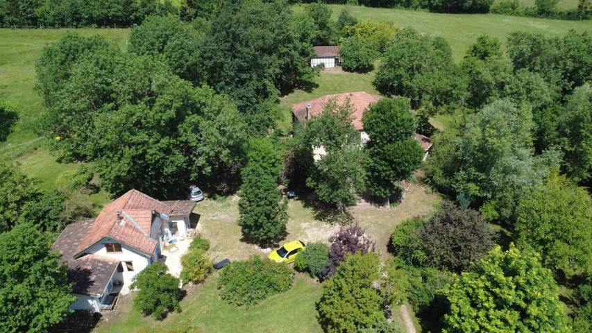 Gîte pour 2 personnes, avec Terrasse et Jardin ainsi que Vue sur le lac et Vue à Courrensan