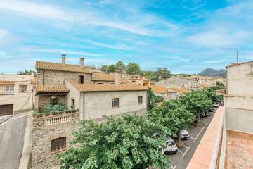 Gîte pour 8 personnes, avec jardin et balcon à Espolla