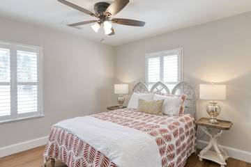 Vacation House for 3 Guests in Folly Beach, South Carolina Lowcountry, Picture 2