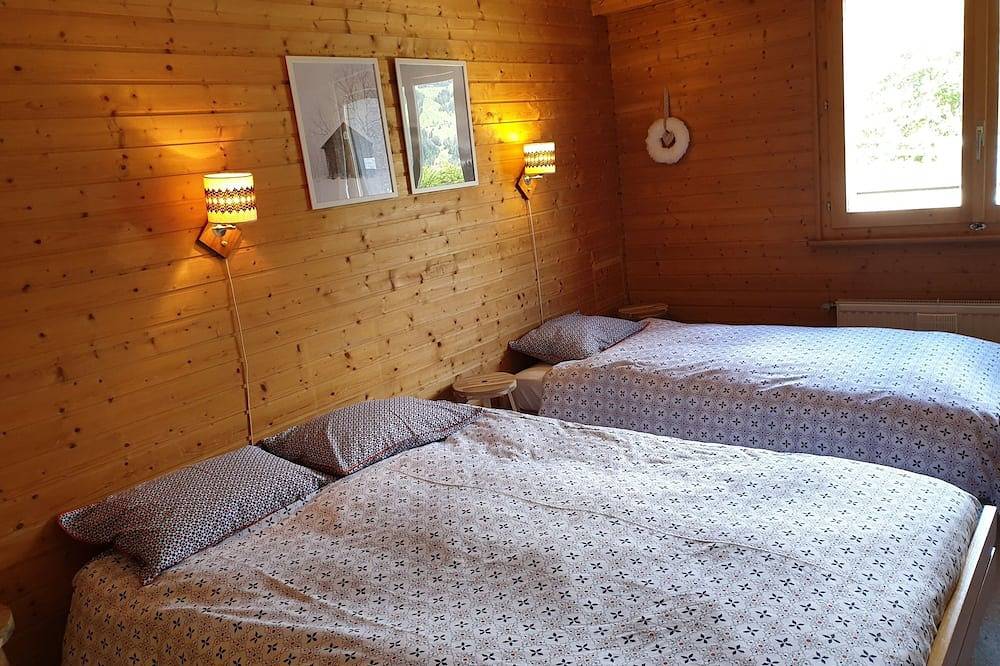 Ganze Wohnung, Aussen : Wohnung für 5-6 Personen im Erdgeschoss, Balkon -Innen : 60 qm, grosser Wohnraum mit separa in Saint Luc, Anniviers