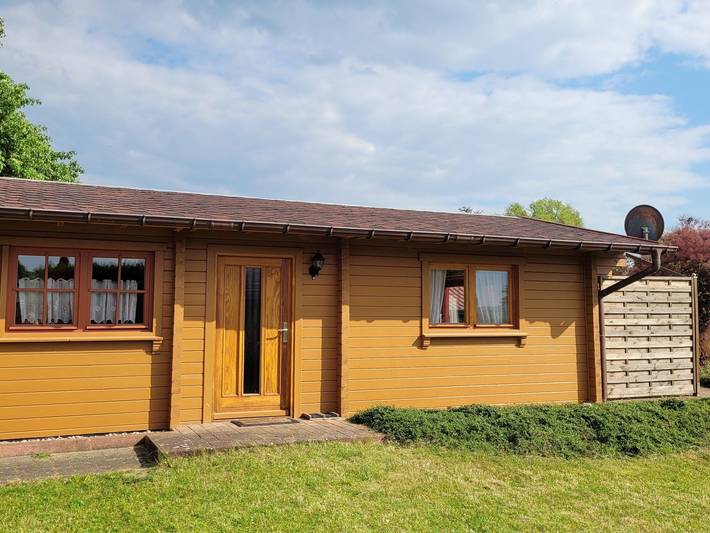 Ferienhaus für 4 Personen, mit Terrasse und Garten in Klink