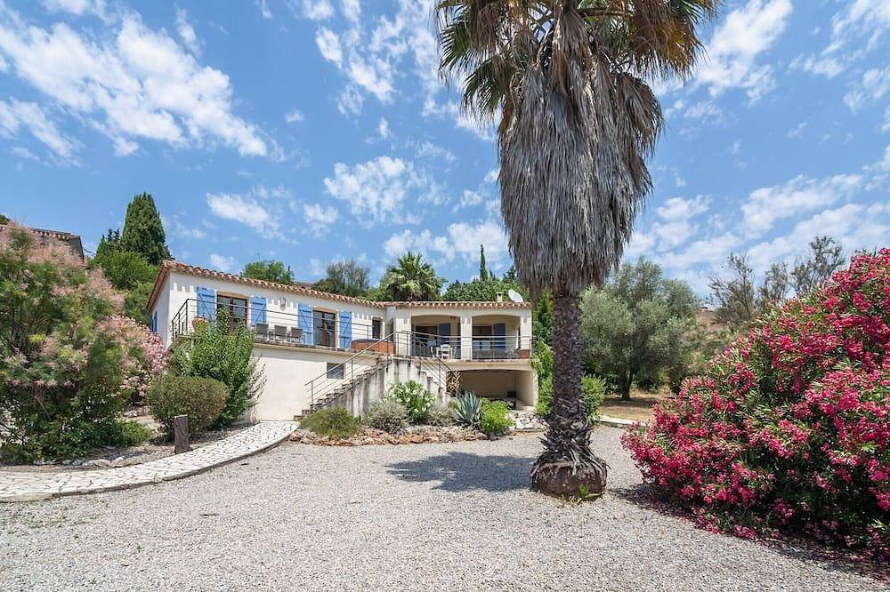 Modern Villa with Heated Pool in Beaufort, Canal du Midi