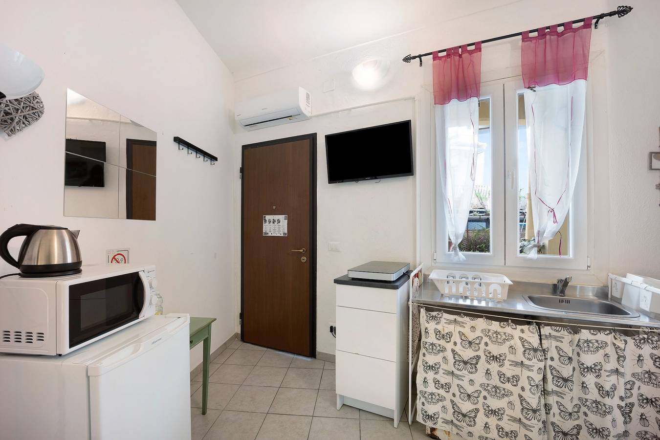 Appartamento intero, Il Gattino Di Sanremo 2, con terrazza condivisa, Wi-Fi e aria condizionata in Sanremo, Comune di Sanremo
