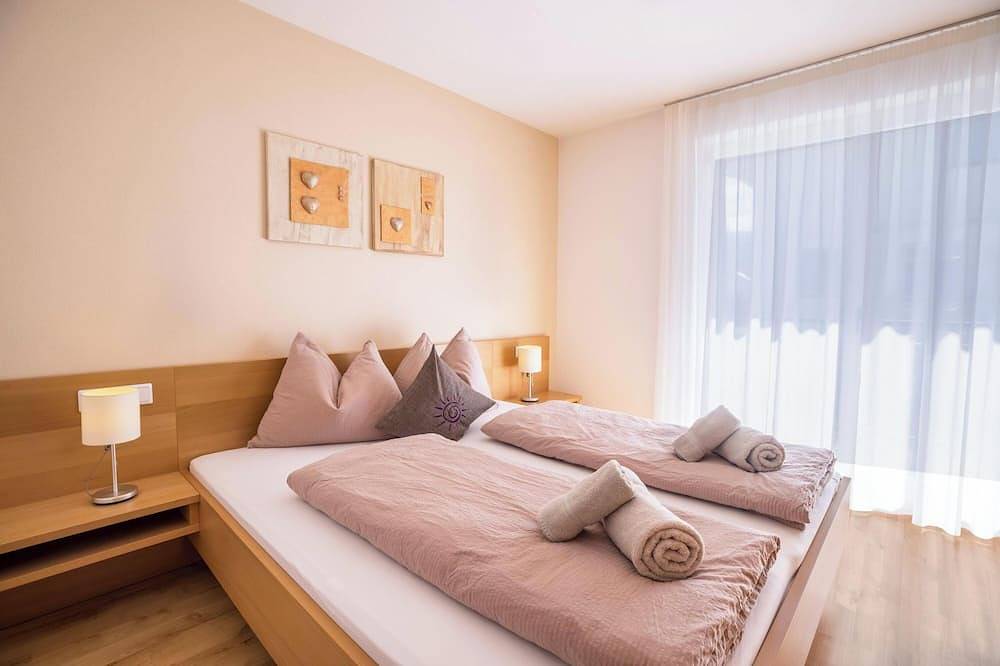 Ganze Wohnung, Ferienwohnung \"Kronsun - Glück\" mit Bergblick, Wlan, 3 Balkonen & Garten in Percha, Kronplatz