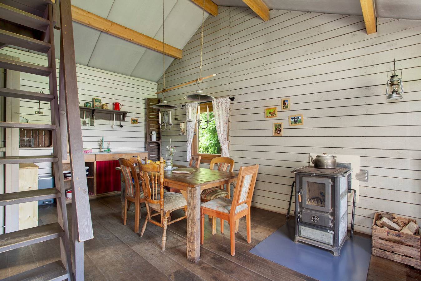 Appartement entier, Appartement 'Ferienhütte Berken' avec terrasse privée et jardin commun, séjour sans électricité in Schmallenberg, Arrondissement du Haut-Sauerland