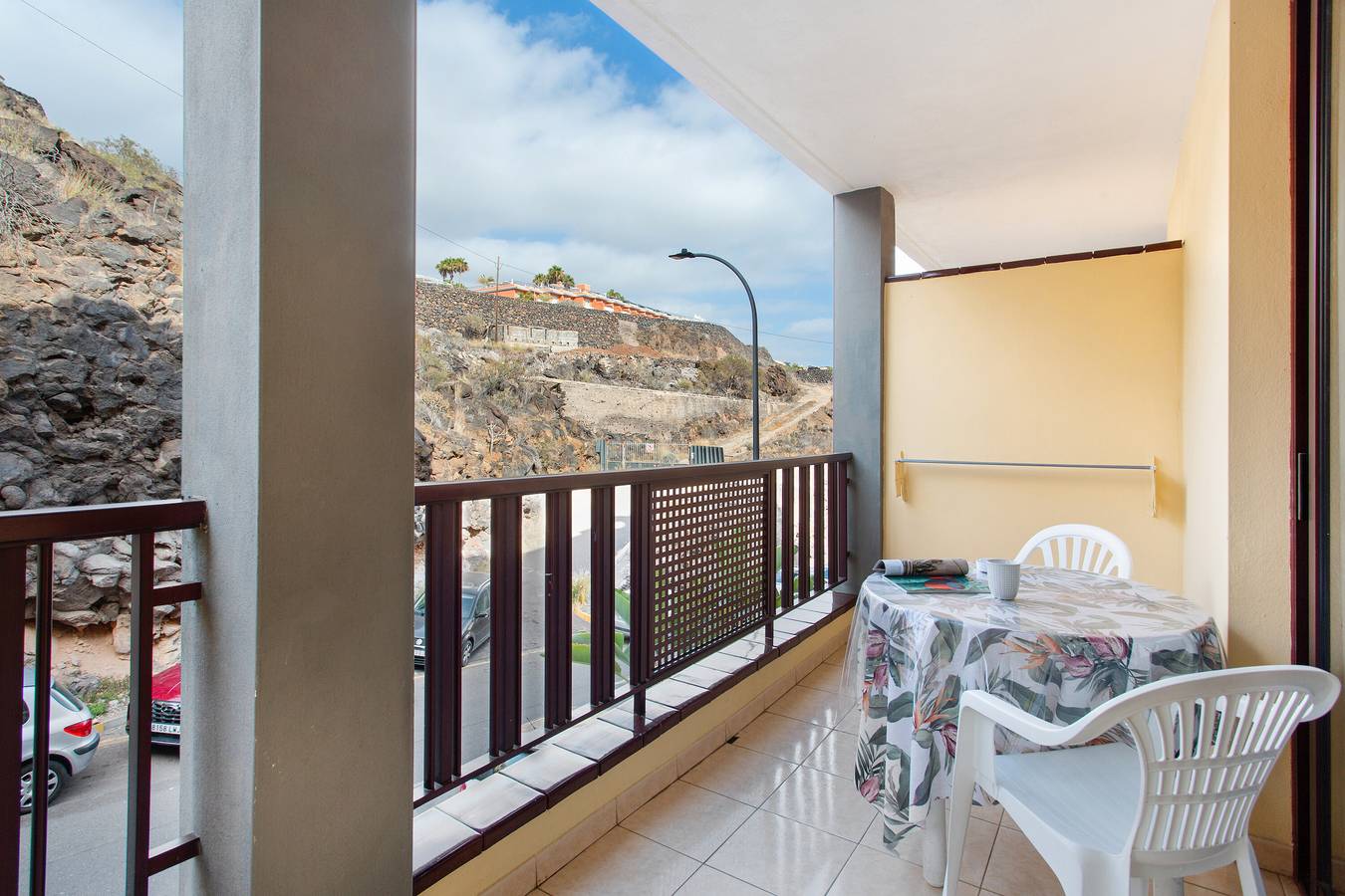 Apartamento entero, Vacaciones 'Nos Lo Merecemos' con vistas a la montaña, piscina compartida y Wi-Fi in Puerto Santiago, Santiago del Teide