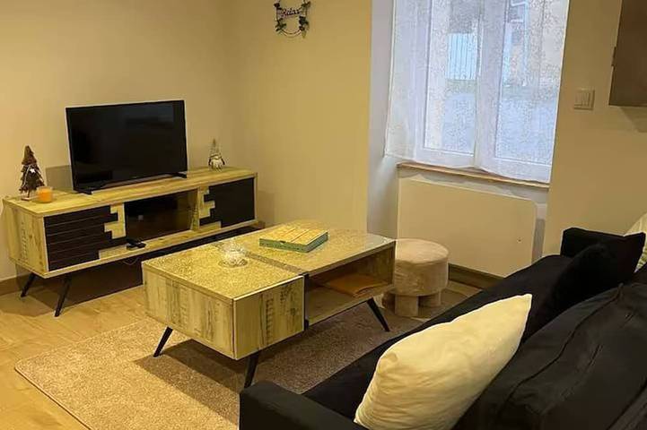 Gîte pour 4 personnes, avec jardin dans Courgains