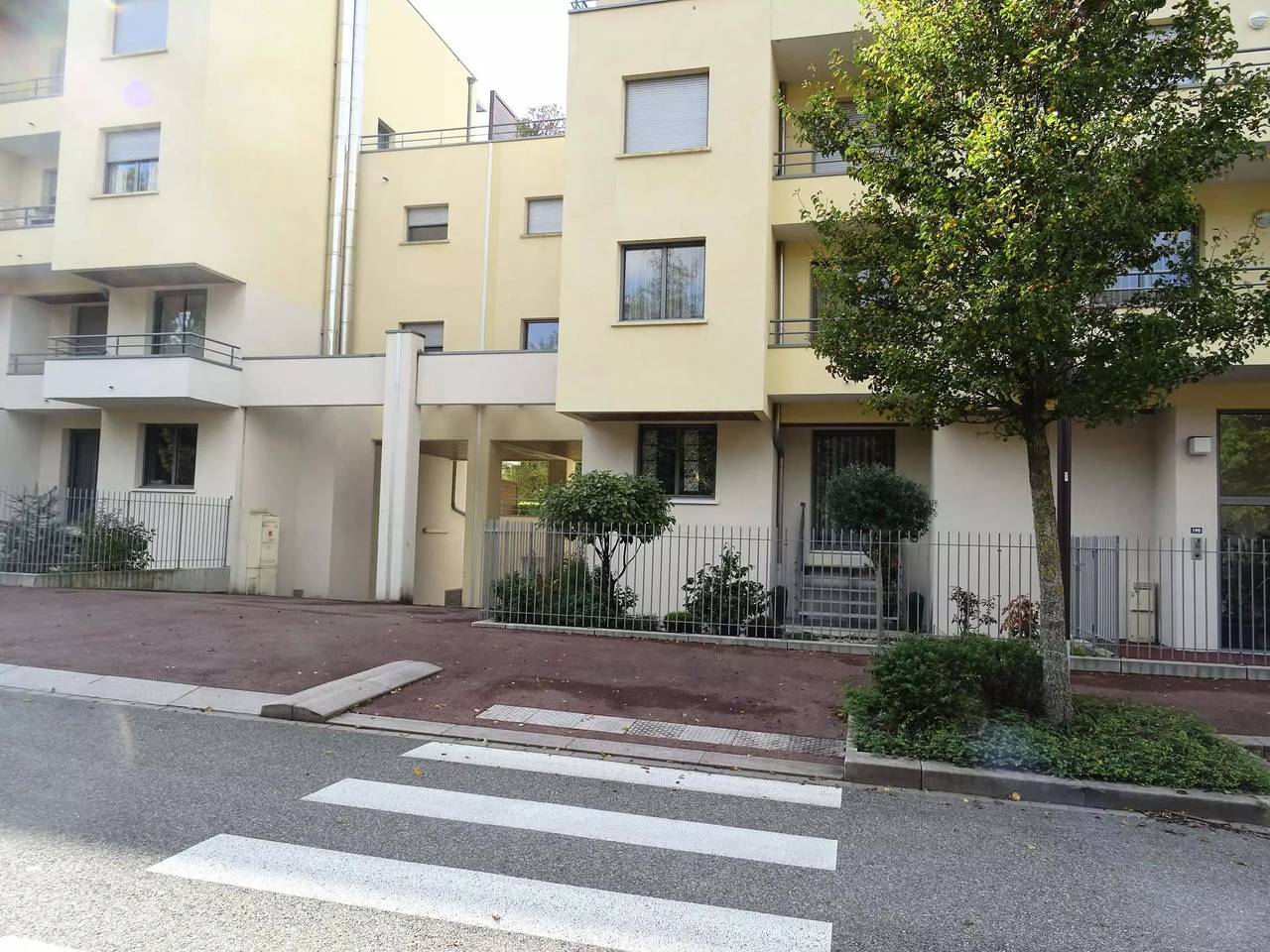 Appartement entier, Idéalement situé sur les Bord du lac, agréable 3 pièces ! in Aix-les-Bains, Région de Chambéry