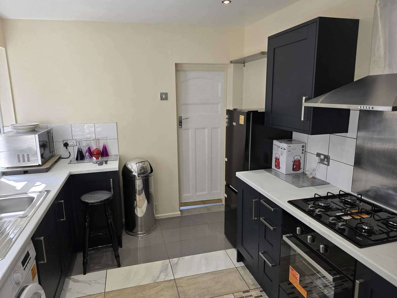 House - Sleeps 8 - Garden - Short Walk to Station in Waltham Forest, London