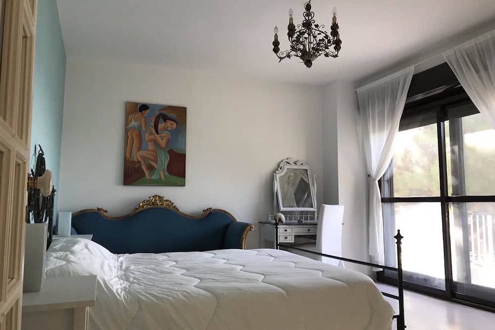 Salento, élégante villa, immergée dans une pinède à 50 mètres de la plage in Lido Silvana, Pulsano