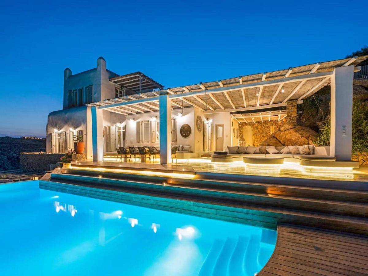 Six-Bedroom Villa in Moncloa-Aravaca, Madrid