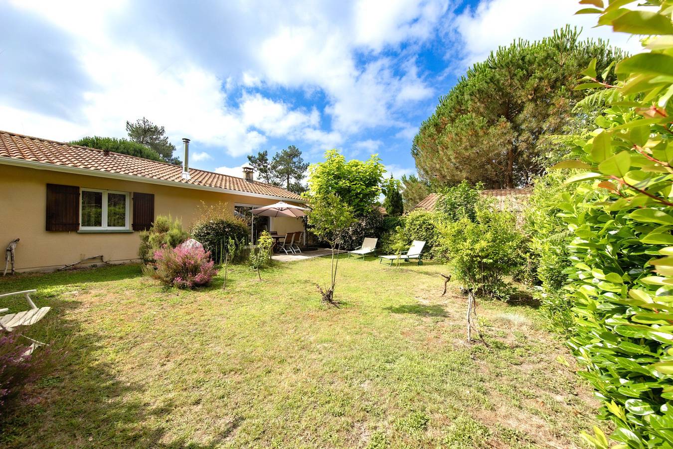 Villa 'Maison Calme Et Vue Forêt' with Private Terrace and Wi-Fi in Andernos-les-Bains, Arcachon region