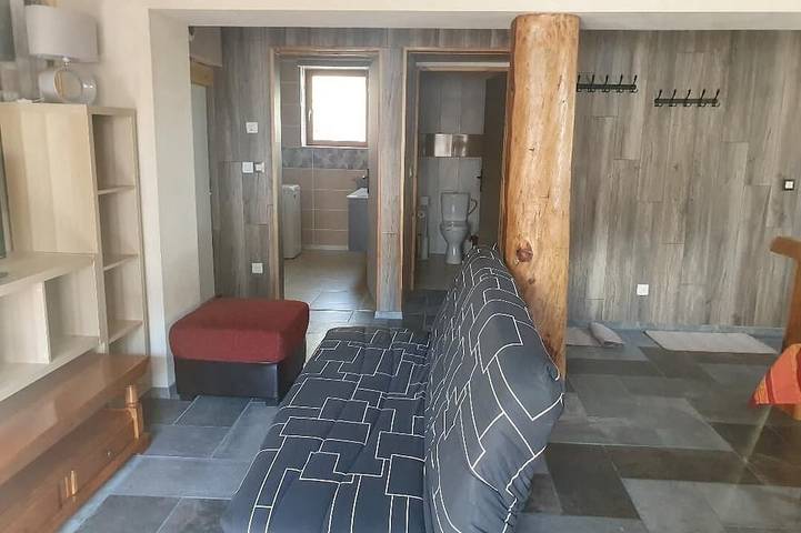 Appartement entier, Appartement chaleureux à Valcenis Lanslevillard à proximité de tous commerces. in Lanslevillard, Région de Saint-Jean-de-Maurienne