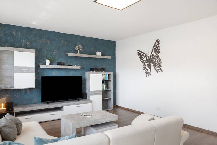 Ganze Wohnung, Ferienwohnung 'Helfensteinblick' mit Bergblick, Balkon und Wi-Fi in Calden, Landkreis Kassel