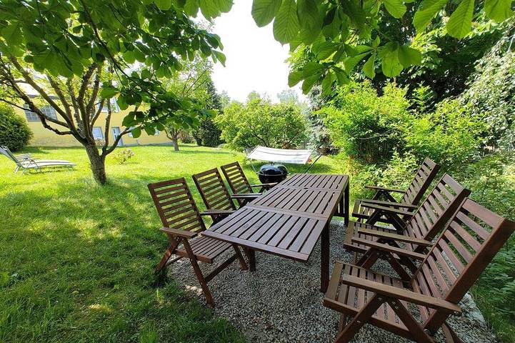 Ferienhaus für 10 Personen, mit Terrasse und Garten