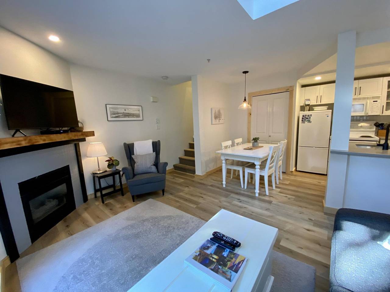 Geheel appartement, 2Br Townhome with private hot tub and pool. Gr109 in Whistler, Whistler Blackcomb