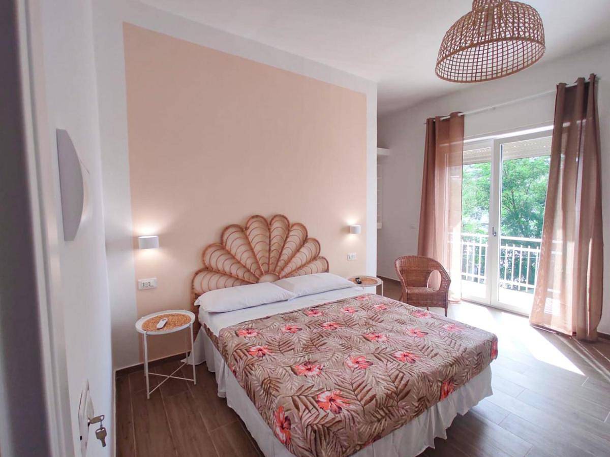 Queen Room with Garden View in Spiagga Licina, Agropoli