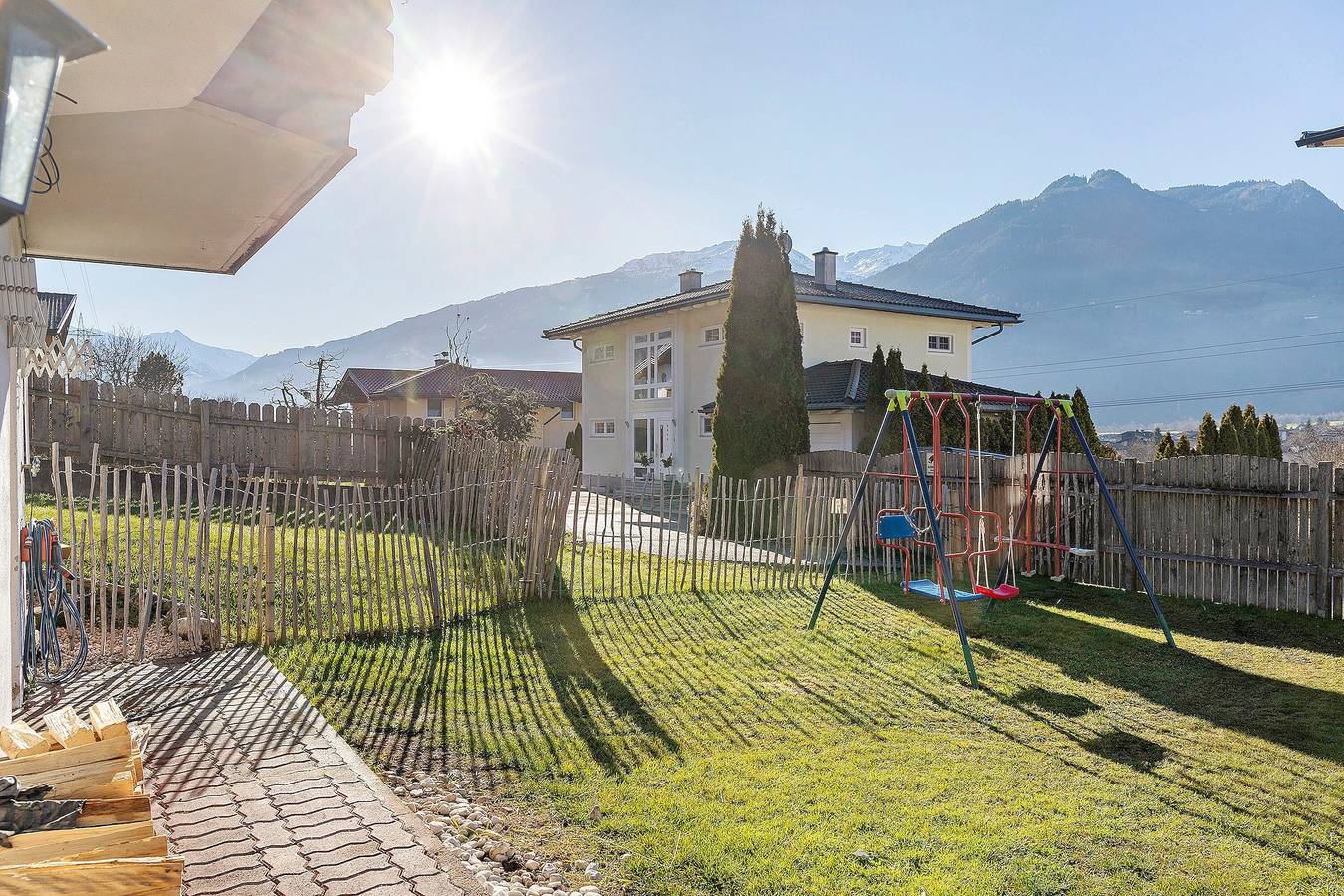 Appartement 'Haus Hart Im Zillertal' mit Bergblick, Gemeinschaftsterrasse und Wlan in Hart im Zillertal, Ski-Optimal Hochzillertal