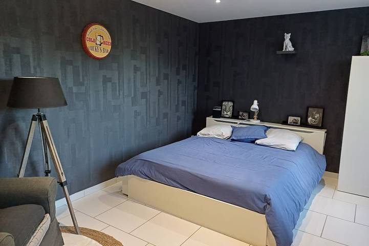 Location de vacances pour 2 personnes, avec terrasse et jardin à Longué-Jumelles - 2