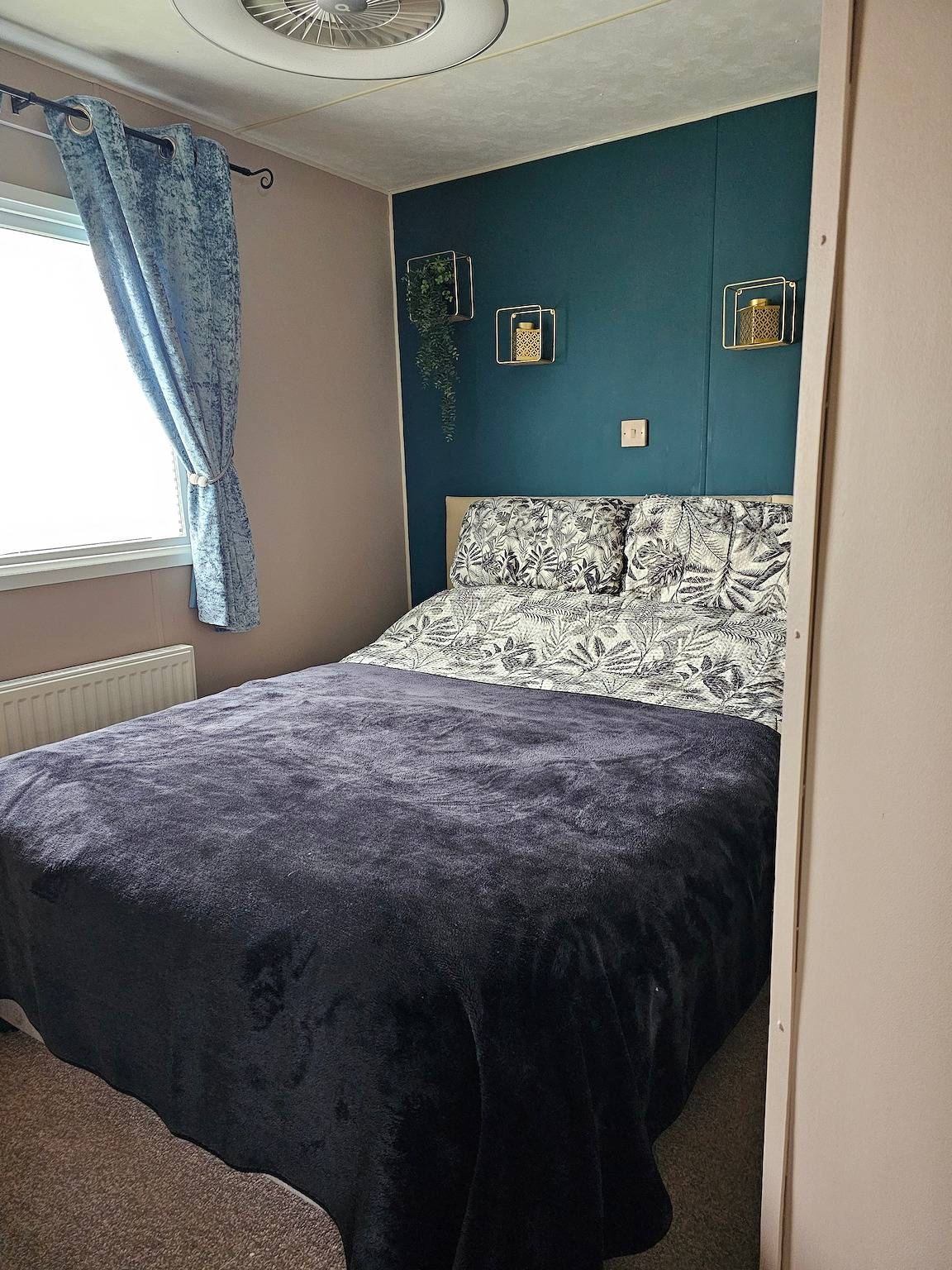3 Bed Caravan - Sleeps 8 - Parking - Wifi in Porthcawl, Région de Bridgend