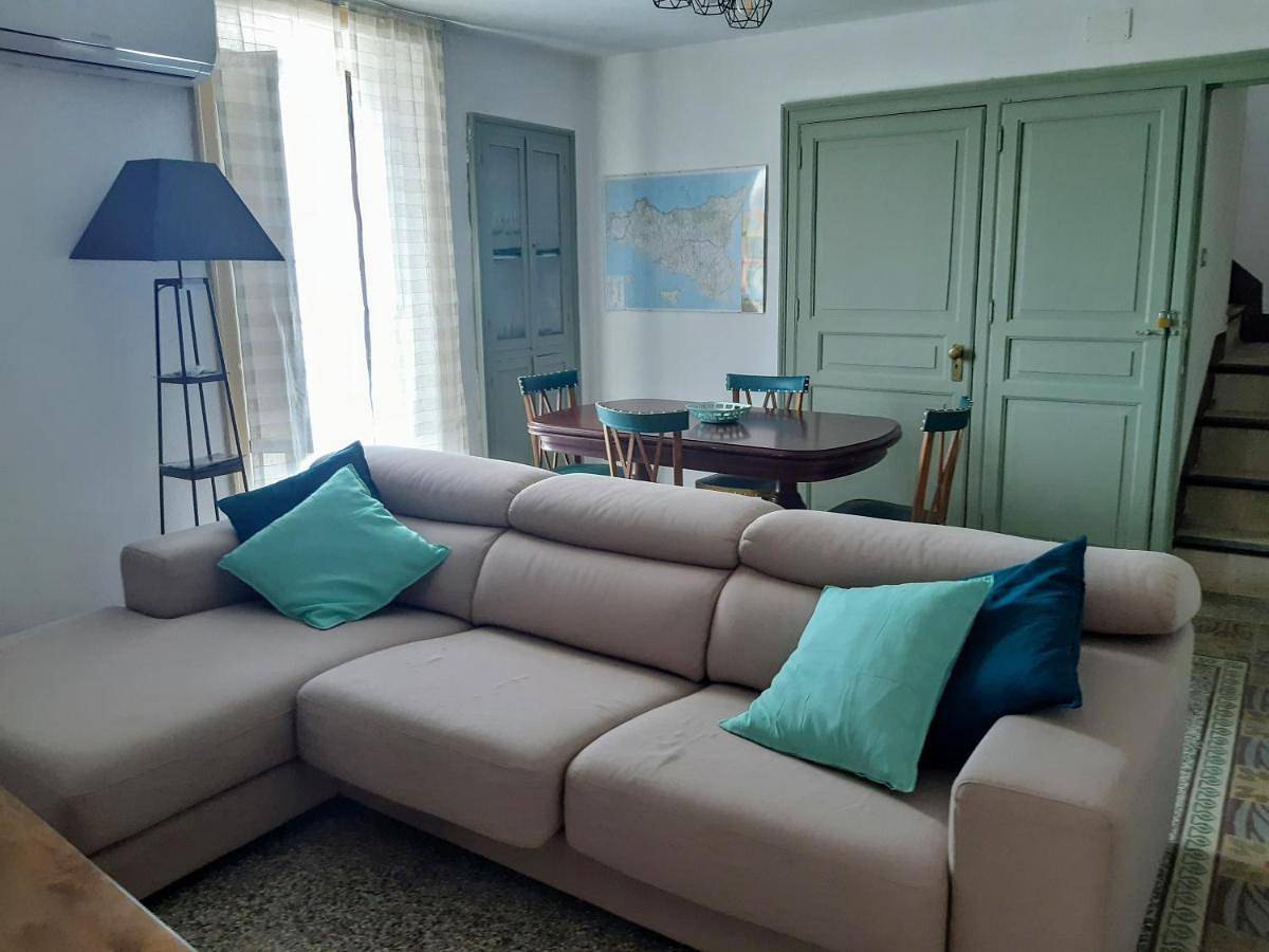 Two-Bedroom House in Petralia Soprana, Provincia di Palermo