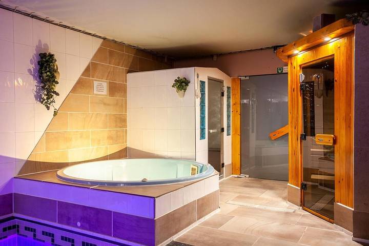 Location de vacances pour 2 personnes, avec vue et balcon ainsi que sauna et piscine à Anvers - 4