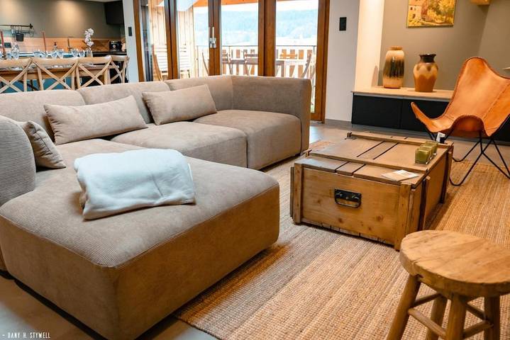Gîte pour 8 personnes, avec Balcon ainsi que Terrasse et Vue sur le lac à Saint-Point-Lac - 4