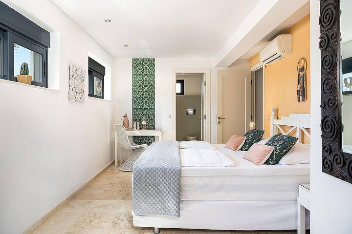 Ferienhaus für 10 Personen, mit Balkon/Terrasse und Pool in Europa - 3