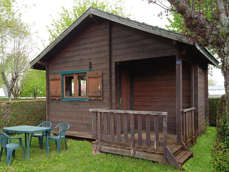 Camping L'Échapée Verte - Chalet 4 personnes - 20m² - 1 chambre (sans sanitaires) in Saint-Julien-aux-Bois, Région de Tulle