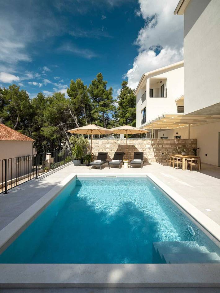 Villa für 8 Personen, mit Terrasse und Garten sowie Pool auf Hvar - 2